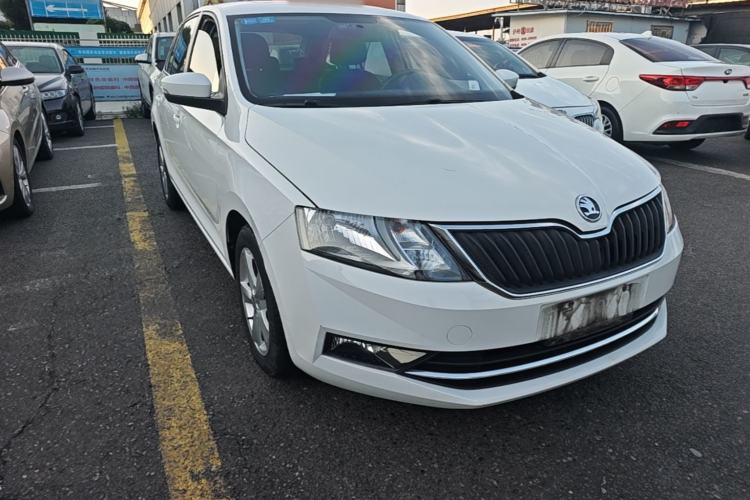 Used Skoda Rapid Spaceback 2019 Revised Version 1.5L Automatic Comfort Edition China V Standard Front Right 45 Deg