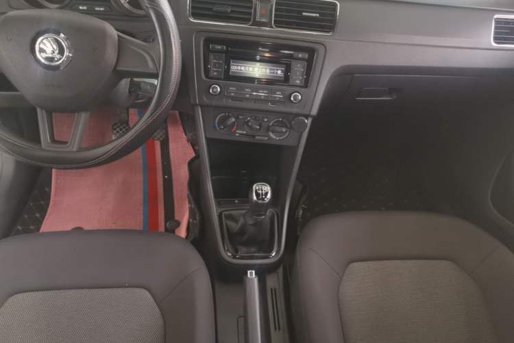 Used Skoda Rapid Spaceback 2019 Revised Version 1.5L Manual Entry-Level Edition China VI Gear Lever