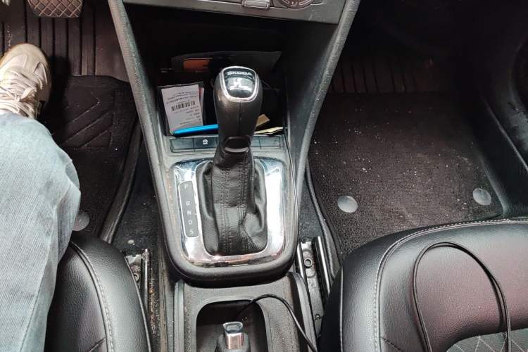 Used Skoda Rapid Spaceback 2019 1.5L Automatic Comfort Edition Gear Lever