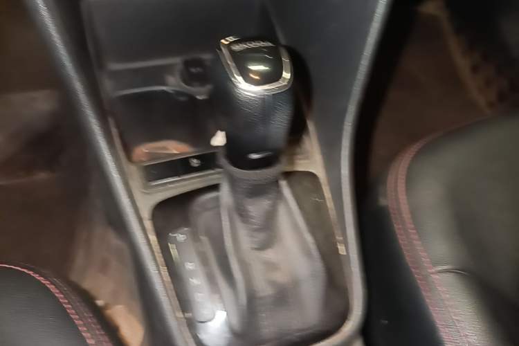 Used Skoda Rapid Spaceback 2019 1.5L Automatic Standard Edition Gear Lever
