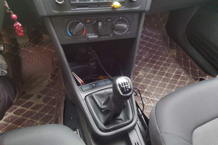Used Skoda Rapid Spaceback 2019 1.5L Manual Standard Edition Gear Lever