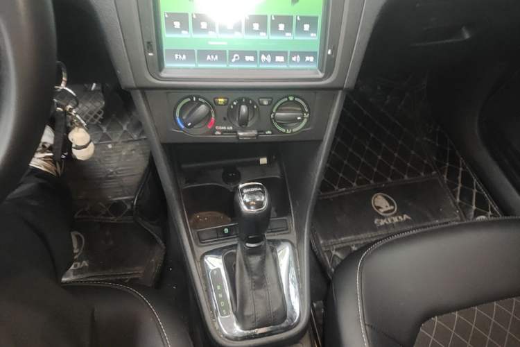 Used Skoda Rapid Spaceback 2019 1.5L Automatic Comfort Edition Gear Lever