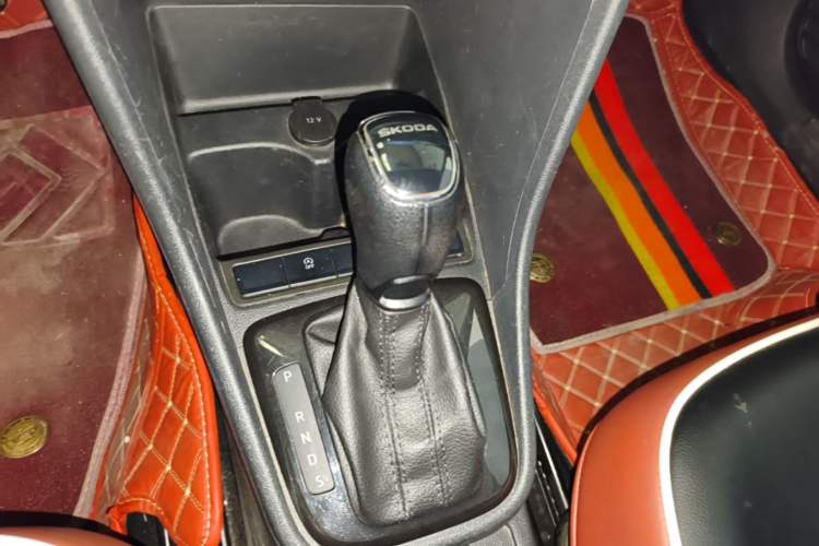 Used Skoda Rapid Spaceback 2019 Revised Version 1.5L Automatic Standard Edition China VI Gear Lever
