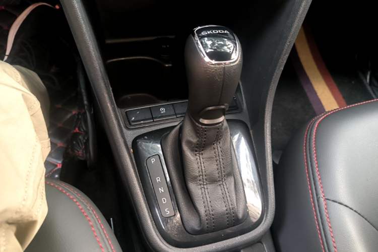 Used Skoda Rapid Spaceback 2019 Revised Version 1.5L Automatic Standard Edition China V Standard Gear Lever