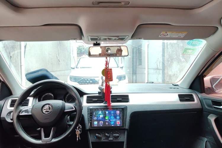 Used Skoda Rapid Spaceback 2019 1.5L Automatic Comfort Edition Headliner