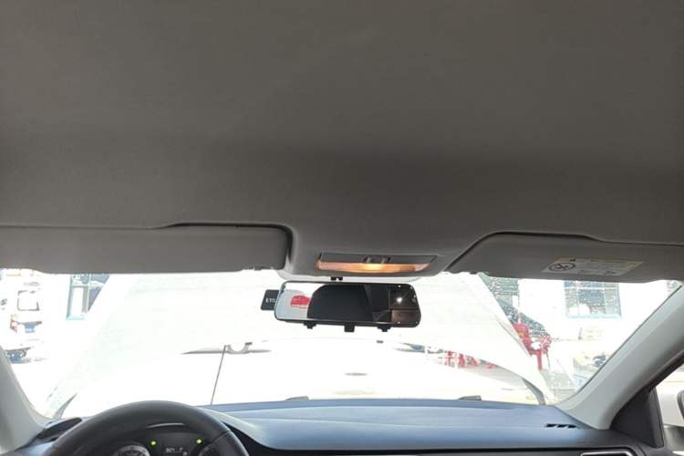 Used Skoda Rapid Spaceback 2019 Revised Version 1.5L Automatic Standard Edition China VI Headliner