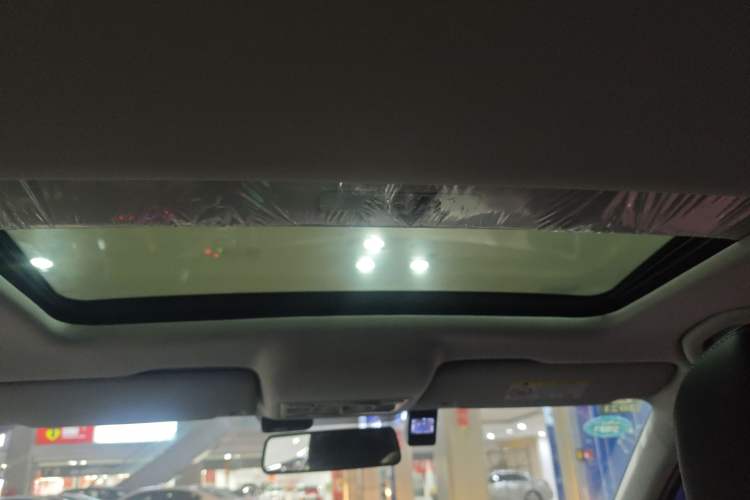 Used Skoda Rapid Spaceback 2019 Revised Version 1.5L Automatic Comfort Edition China VI Standard Headliner