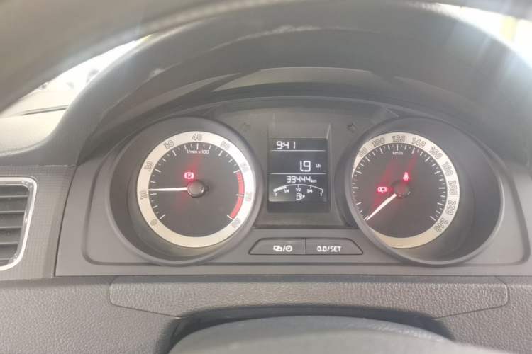 Used Skoda Rapid Spaceback 2019 Revised Version 1.5L Manual Entry-Level Edition China VI Instrument Cluster