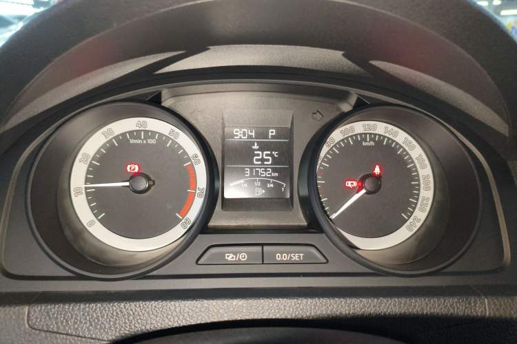 Used Skoda Rapid Spaceback 2019 Revised Version 1.5L Automatic Standard Edition China VI Instrument Cluster
