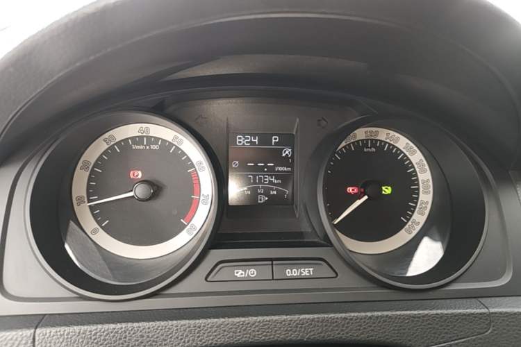 Used Skoda Rapid Spaceback 2019 Revised Version 1.5L Automatic Standard Edition China VI Instrument Cluster