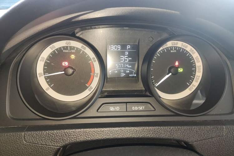 Used Skoda Rapid Spaceback 2019 Revised Version 1.5L Automatic Standard Edition China V Standard Instrument Cluster