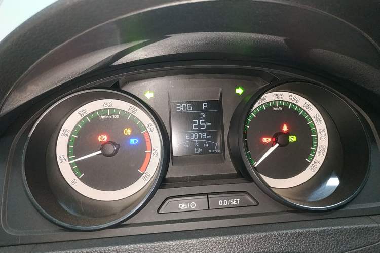 Used Skoda Rapid Spaceback 2019 Revised Version 1.5L Automatic Comfort Edition China V Standard Instrument Cluster