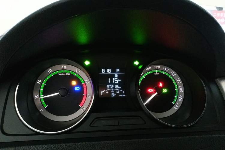 Used Skoda Rapid Spaceback 2019 Revised Version 1.5L Automatic Comfort Edition China V Standard Instrument Cluster