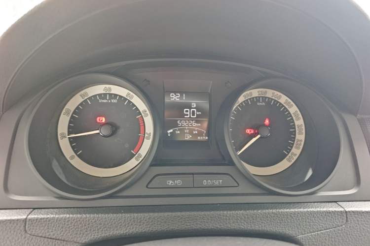 Used Skoda Rapid Spaceback 2019 Revised Version 1.5L Manual Entry-Level Edition China V Standard Instrument Cluster