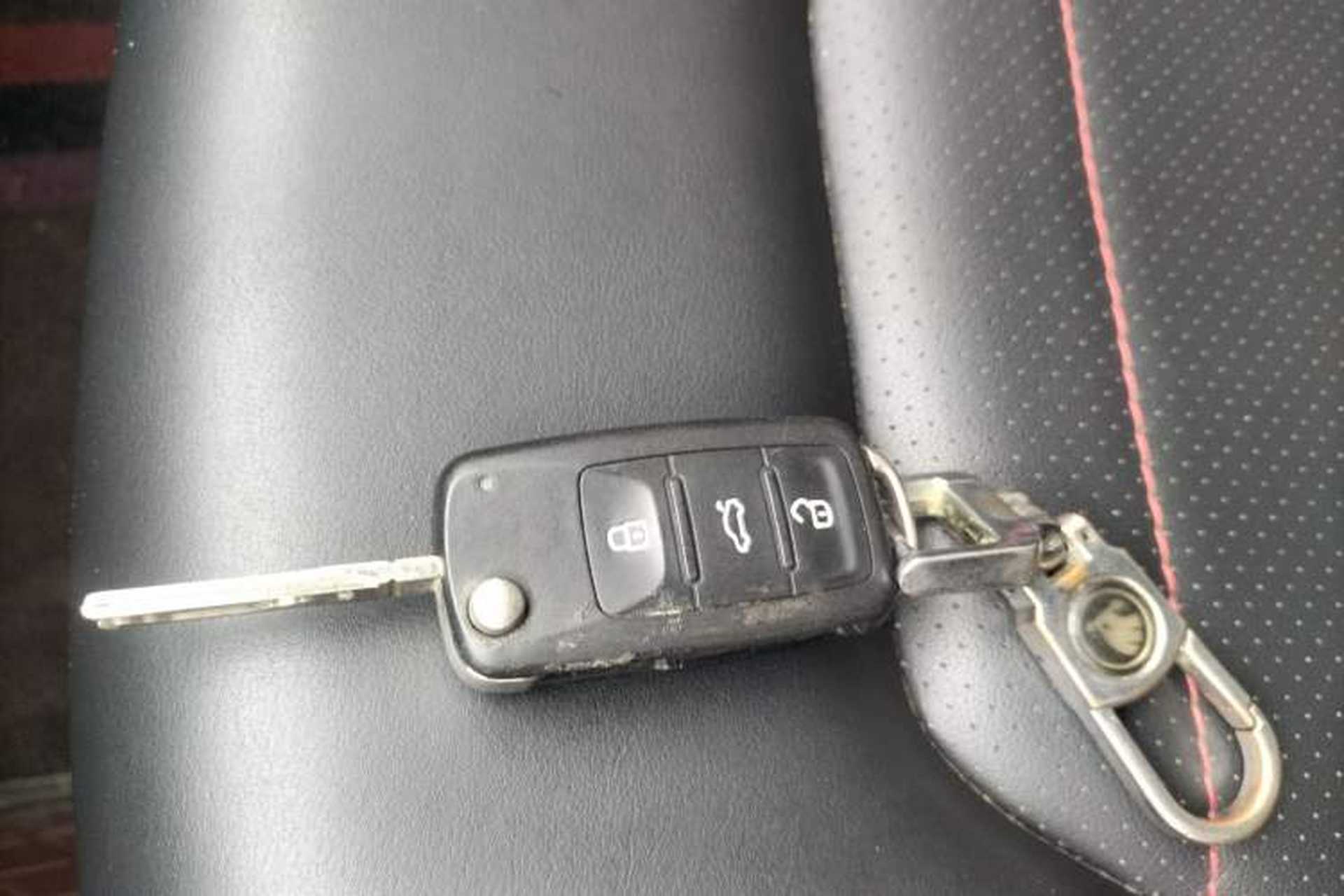 Used Skoda Rapid Spaceback 2019 Revised Version 1.5L Manual Entry-Level Edition China V Standard Interior 1