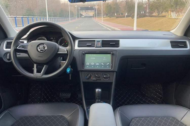 Used Skoda Rapid Spaceback 2019 Revised Version 1.5L Automatic Comfort Edition China V Standard Interior 1