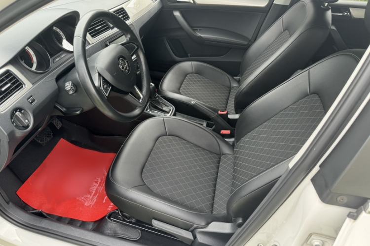 Used Skoda Rapid Spaceback 2019 Revised Version 1.5L Automatic Comfort Edition China V Standard Interior 2