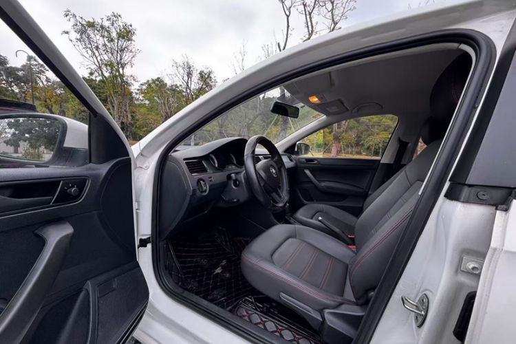 Used Skoda Rapid Spaceback 2019 Revised Version 1.5L Automatic Standard Edition China V Standard Interior 2