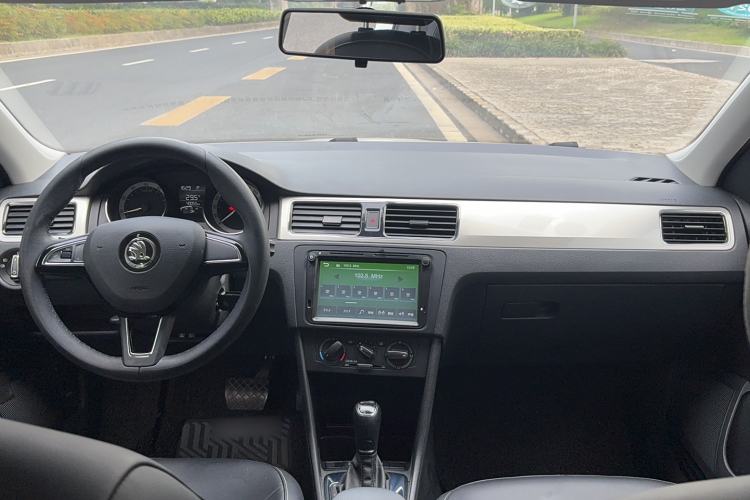 Used Skoda Rapid Spaceback 2019 Revised Version 1.5L Automatic Comfort Edition China VI Standard Interior 3