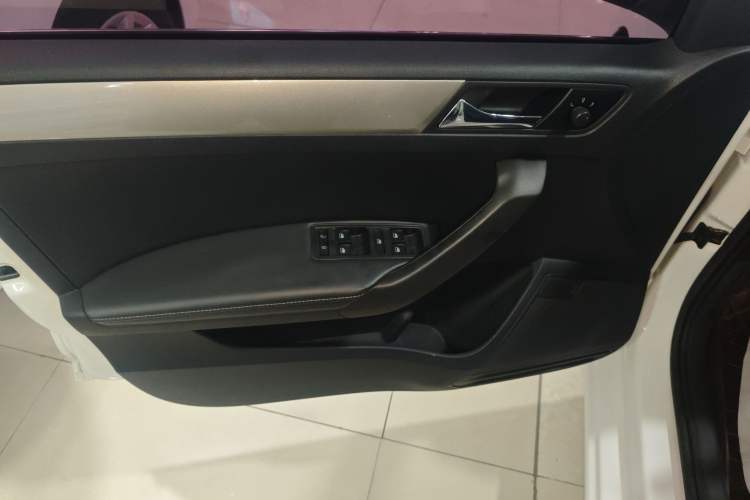 Used Skoda Rapid Spaceback 2019 Revised Version 1.5L Automatic Comfort Edition China VI Standard Left Front Door Interior