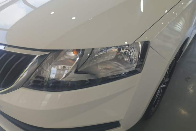 Used Skoda Rapid Spaceback 2019 Revised Version 1.5L Manual Entry-Level Edition China VI Left Front Headlight