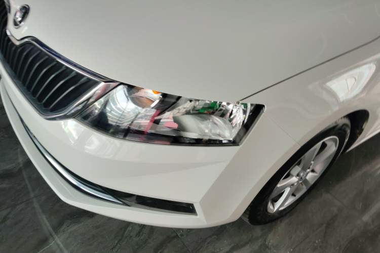 Used Skoda Rapid Spaceback 2019 1.5L Automatic Comfort Edition Left Front Headlight