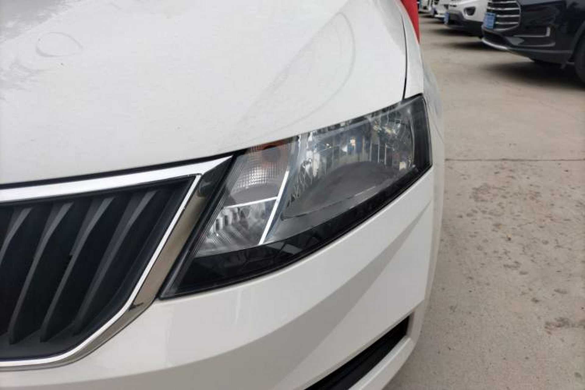 Used Skoda Rapid Spaceback 2019 Revised Version 1.5L Manual Entry-Level Edition China V Standard Left Front Headlight