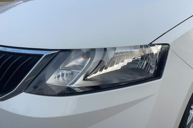 Used Skoda Rapid Spaceback 2019 Revised Version 1.5L Automatic Comfort Edition China V Standard Left Front Headlight