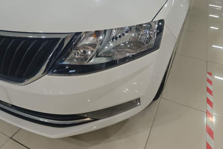 Used Skoda Rapid Spaceback 2019 Revised Version 1.5L Automatic Comfort Edition China VI Standard Left Front Headlight