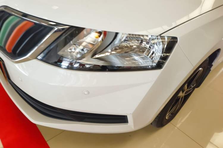 Used Skoda Rapid Spaceback 2019 Revised Version 1.5L Automatic Standard Edition China VI Left Front Headlight