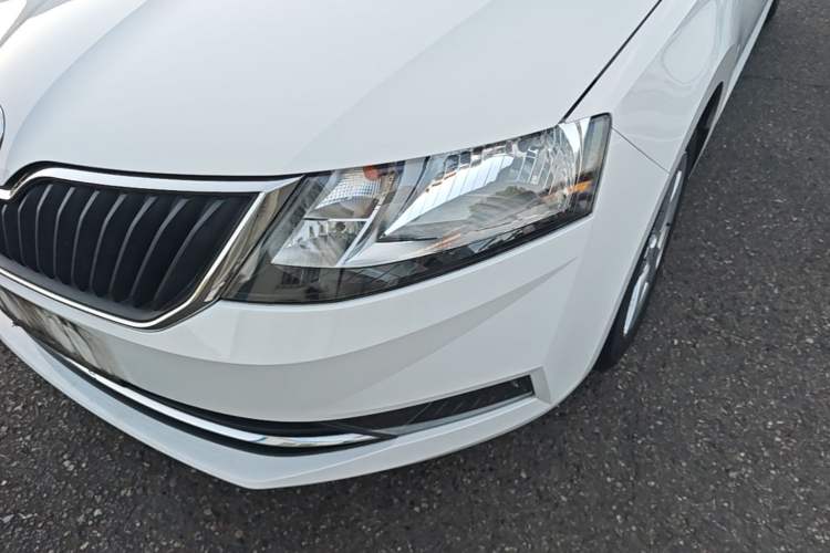 Used Skoda Rapid Spaceback 2019 Revised Version 1.5L Automatic Comfort Edition China V Standard Left Front Headlight