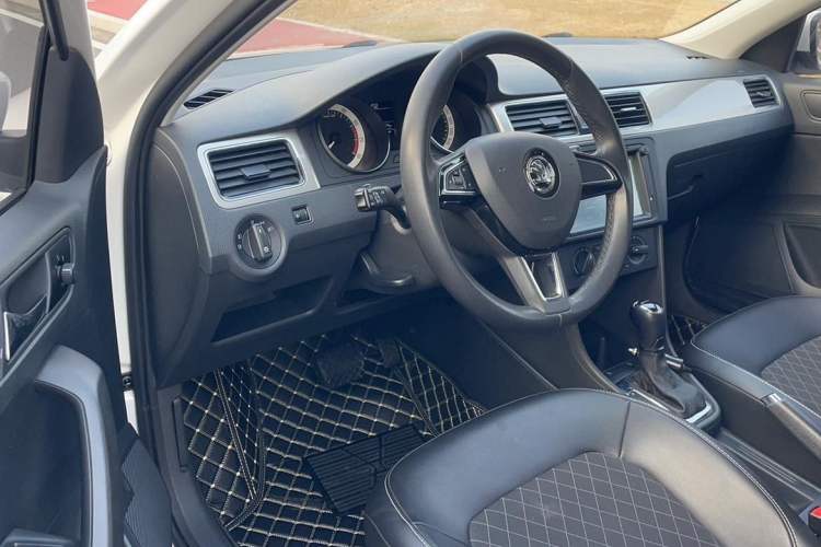 Used Skoda Rapid Spaceback 2019 Revised Version 1.5L Automatic Comfort Edition China V Standard Left Front Seat