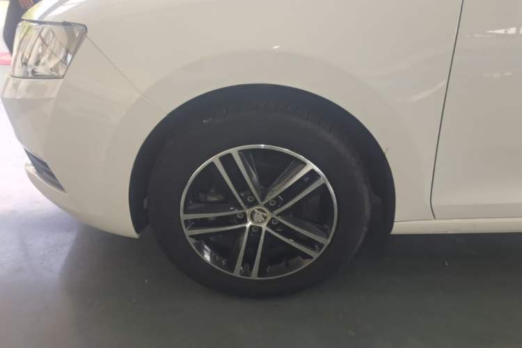 Used Skoda Rapid Spaceback 2019 Revised Version 1.5L Manual Entry-Level Edition China VI Left Front Wheel Hub