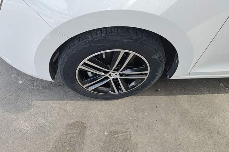 Used Skoda Rapid Spaceback 2019 Revised Version 1.5L Automatic Standard Edition China VI Left Front Wheel Hub
