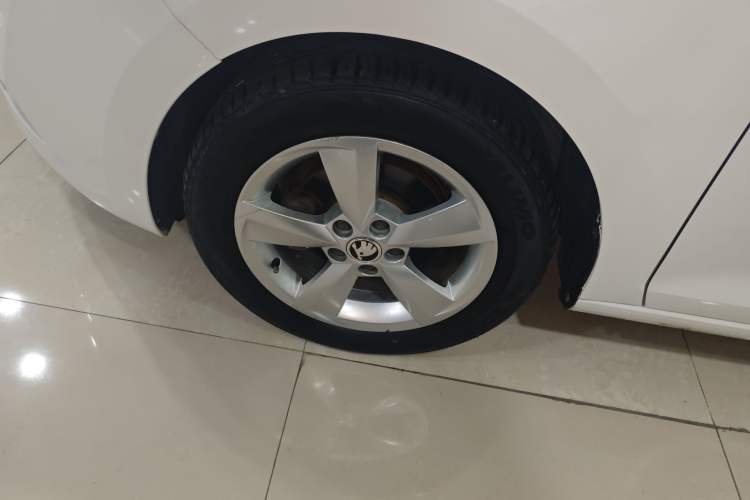 Used Skoda Rapid Spaceback 2019 Revised Version 1.5L Automatic Comfort Edition China VI Standard Left Front Wheel Hub