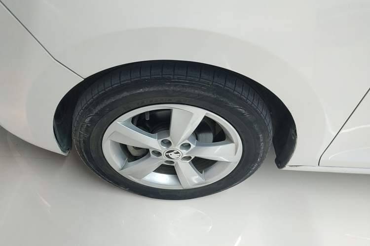 Used Skoda Rapid Spaceback 2019 Revised Version 1.5L Automatic Comfort Edition China V Standard Left Front Wheel Hub