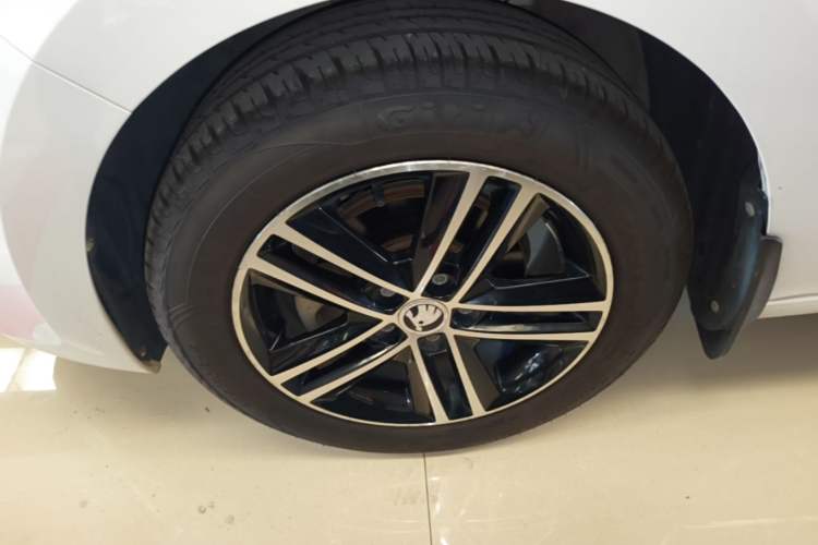 Used Skoda Rapid Spaceback 2019 Revised Version 1.5L Automatic Standard Edition China VI Left Front Wheel Hub