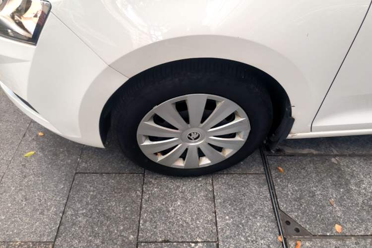 Used Skoda Rapid Spaceback 2019 Revised Version 1.5L Automatic Standard Edition China V Standard Left Front Wheel Hub