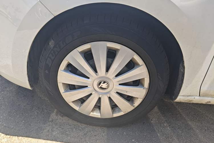 Used Skoda Rapid Spaceback 2019 1.5L Automatic Standard Edition Left Front Wheel Hub