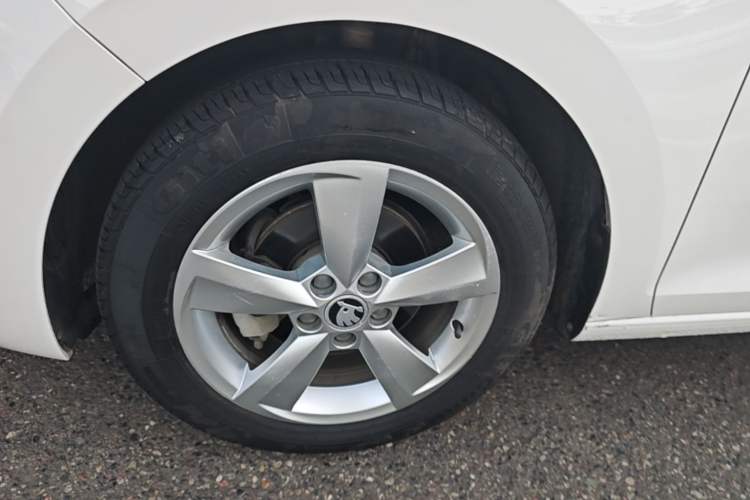 Used Skoda Rapid Spaceback 2019 Revised Version 1.5L Automatic Comfort Edition China V Standard Left Front Wheel Hub