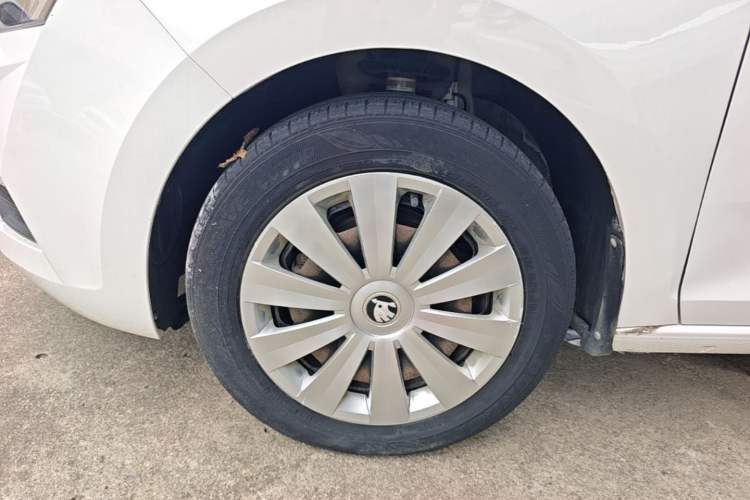 Used Skoda Rapid Spaceback 2019 Revised Version 1.5L Manual Entry-Level Edition China V Standard Left Front Wheel Hub