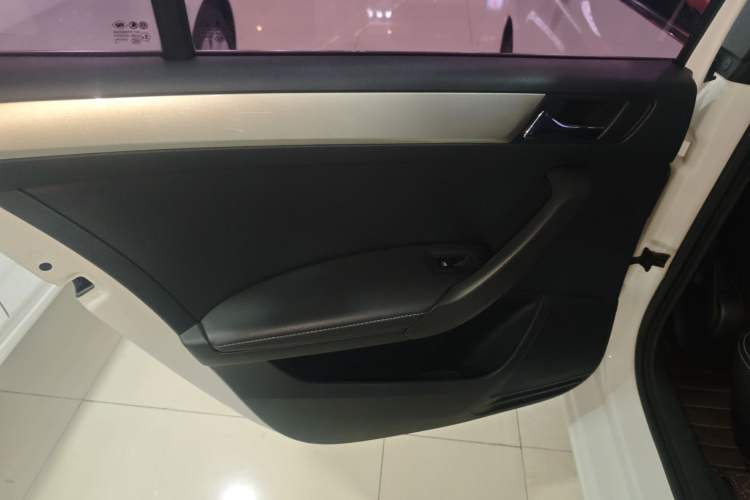 Used Skoda Rapid Spaceback 2019 Revised Version 1.5L Automatic Comfort Edition China VI Standard Left Rear Door Interior