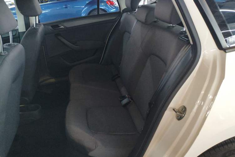 Used Skoda Rapid Spaceback 2019 Revised Version 1.5L Automatic Standard Edition China VI Left Rear Seat