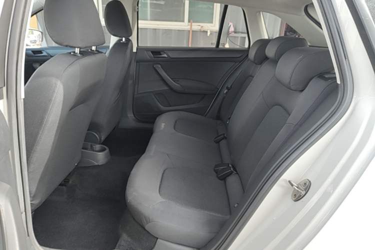 Used Skoda Rapid Spaceback 2019 Revised Version 1.5L Automatic Standard Edition China VI Left Rear Seat