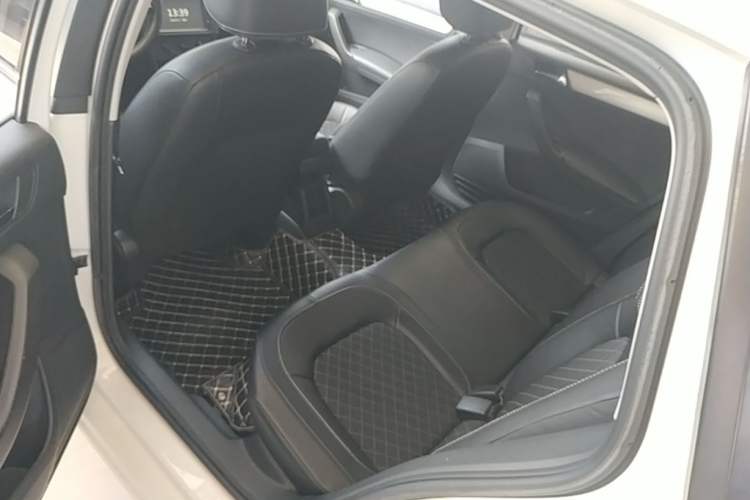 Used Skoda Rapid Spaceback 2019 Revised Version 1.5L Automatic Comfort Edition China V Standard Left Rear Seat