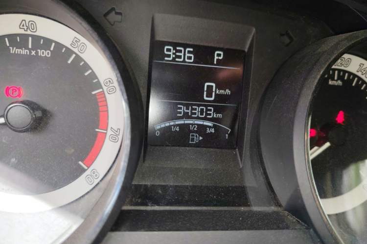 Used Skoda Rapid Spaceback 2019 Revised Version 1.5L Automatic Comfort Edition China VI Standard Odometer Close Up