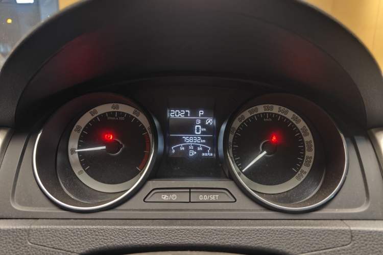 Used Skoda Rapid Spaceback 2019 1.5L Automatic Comfort Edition Odometer Close Up
