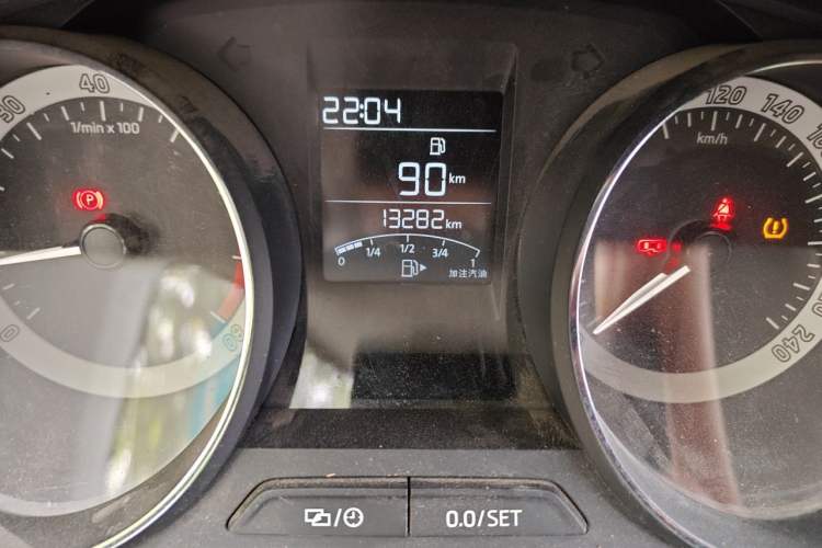 Used Skoda Rapid Spaceback 2019 1.5L Manual Comfort Edition Odometer Close Up