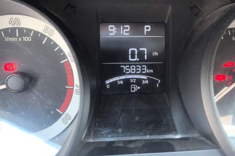 Used Skoda Rapid Spaceback 2019 Revised Version 1.5L Automatic Standard Edition China V Standard Odometer Close Up