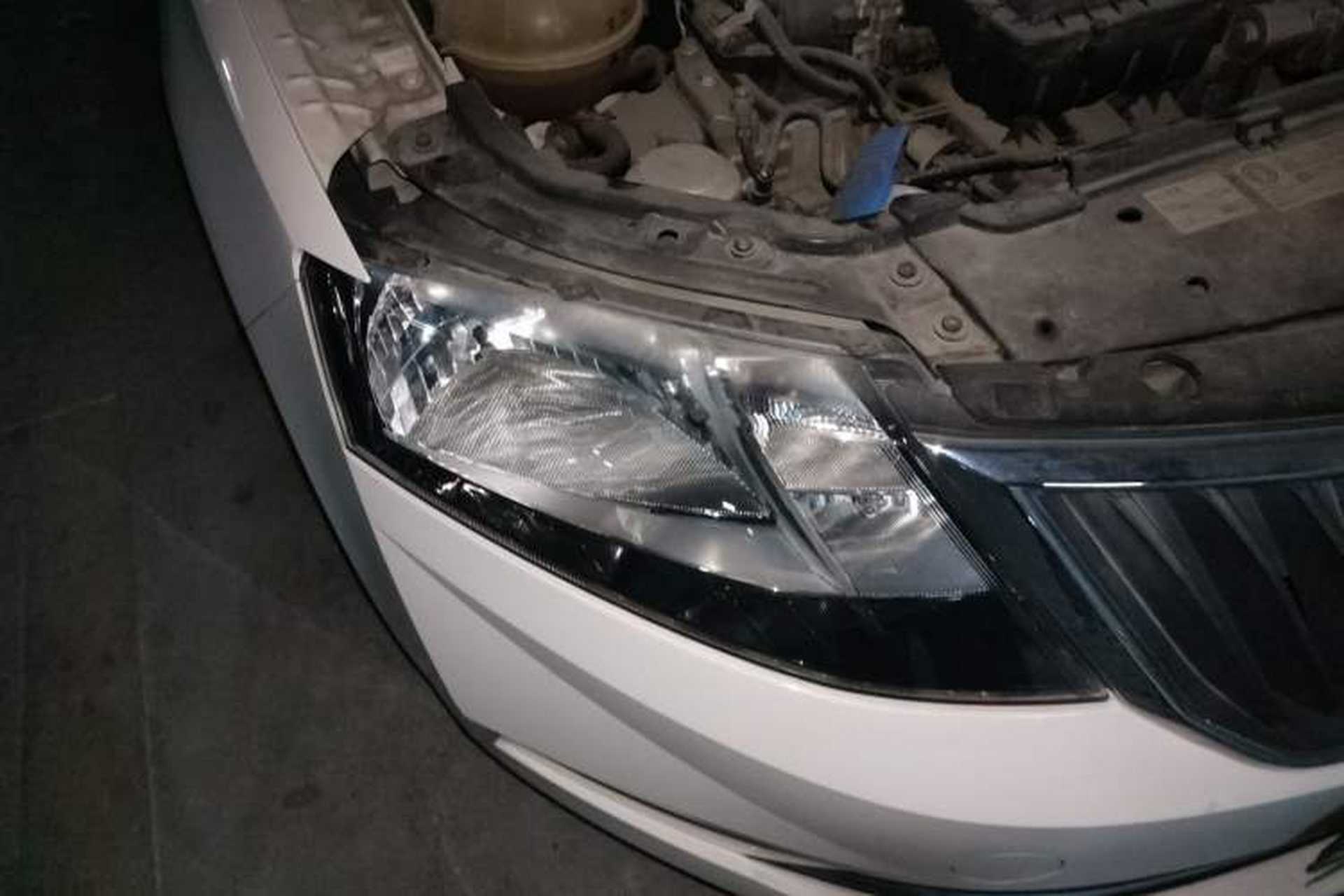 Used Skoda Rapid Spaceback 2019 1.5L Automatic Comfort Edition Right Front Headlight